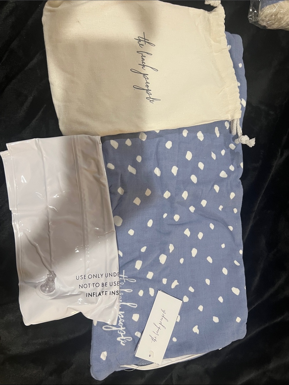 NWT The Beach People “Escape” beach cushion